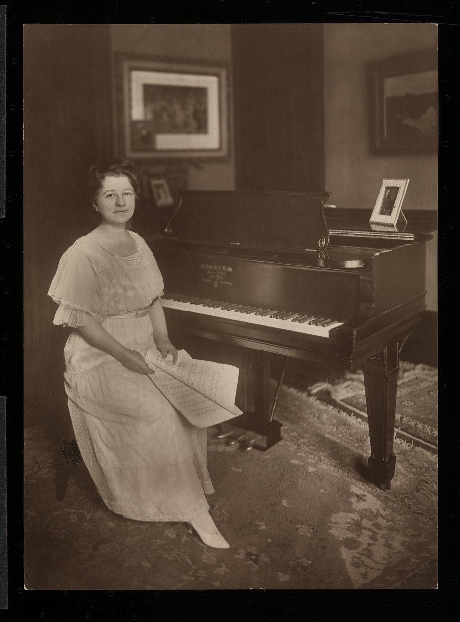 Slečna Murray Louise Todd, 1915-6 (stříbrný želatinový tisk) od Byron Company