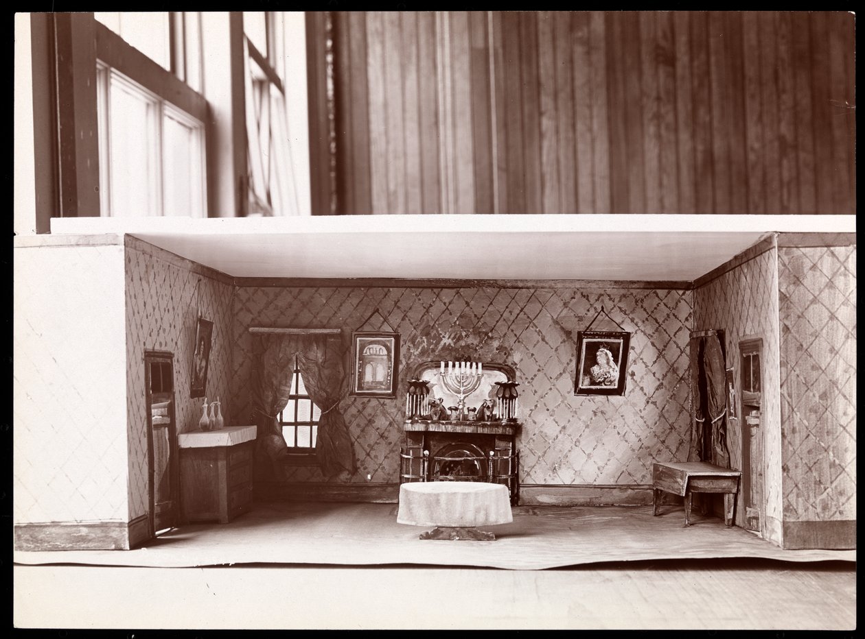 Model výpravy neidentifikované hry navržený Ernestem Grosem, 1899 (stříbrný želatinový tisk) od Byron Company
