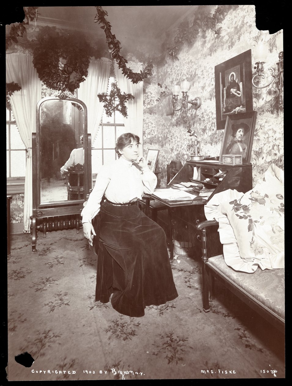 Portrét Minnie Maddern Fiske, 1903 (stříbrný želatinový tisk) od Byron Company