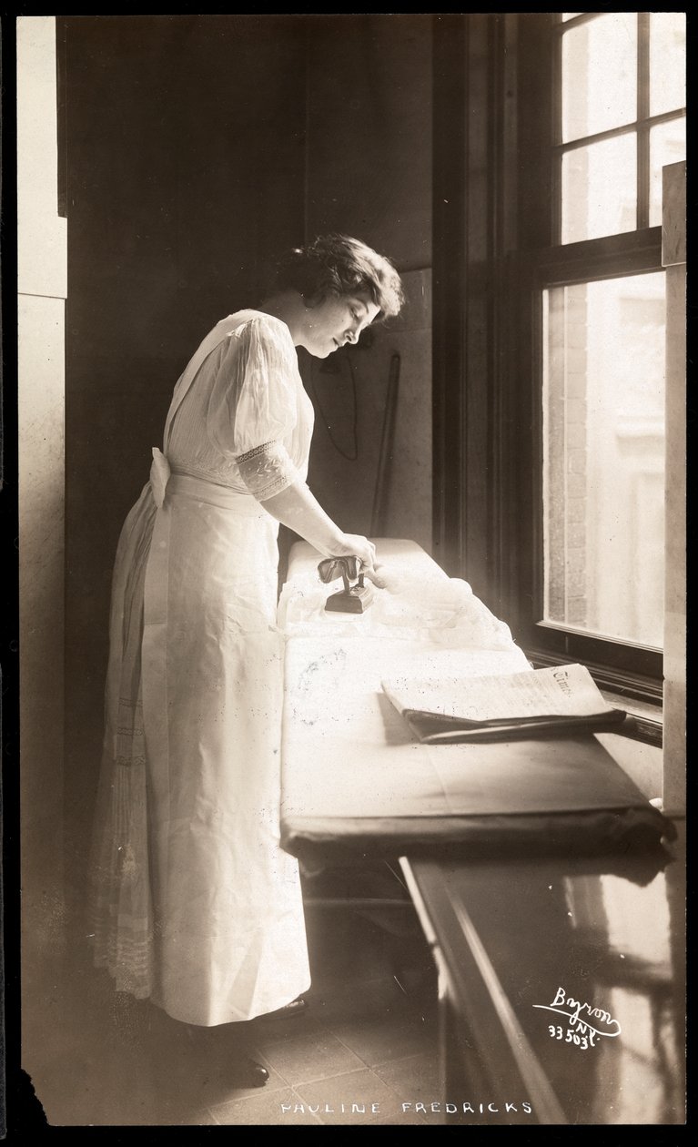 Portrét Pauline Frederickové, kolem roku 1914 (tisk ze stříbrné želatiny) od Byron Company