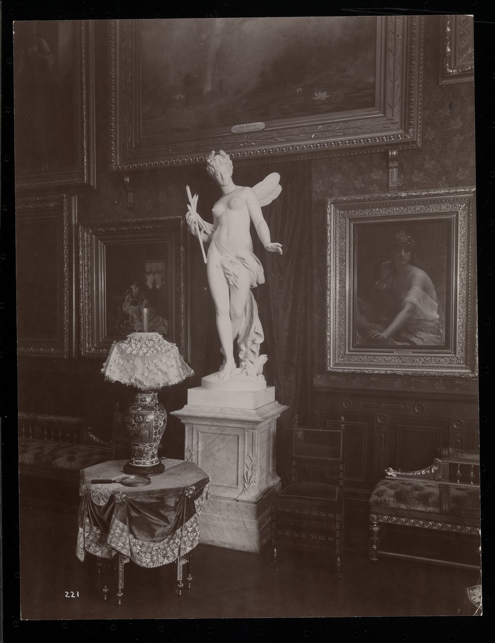 Rezidence paní William Astor, 5th Avenue und 34th Street, New York, 1894 (stříbrný želatinový tisk) od Byron Company