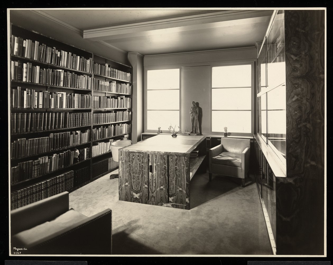 Knihovna v domě pana Johna A. Dunbara, 50 East 77th Street, New York, 1931 (stříbrný želatinový tisk) od Byron Company