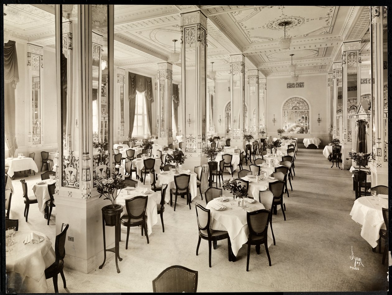 Jídelna v hotelu Robert Treat, Newark, New Jersey, 1916 (stříbrný želatinový tisk) od Byron Company