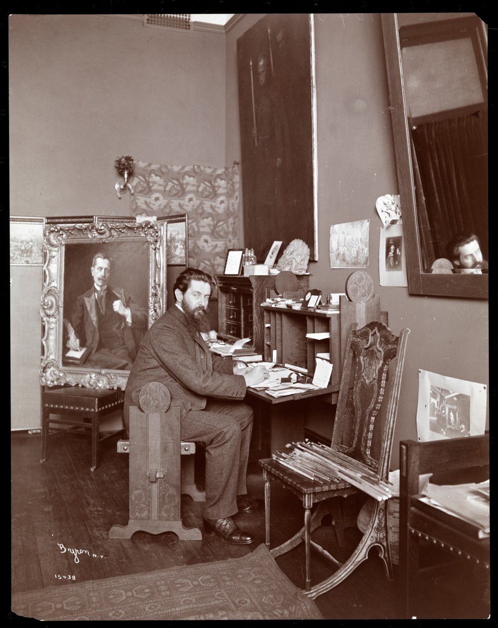 Portrét portrétisty Richarda Halla, 1903 (stříbrný želatinový tisk) od Byron Company