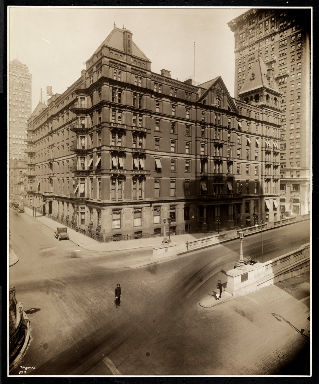 The Murray Hill Hotel, Park Avenue a 40th Street, New York, 1919 (stříbrný želatinový tisk) od Byron Company