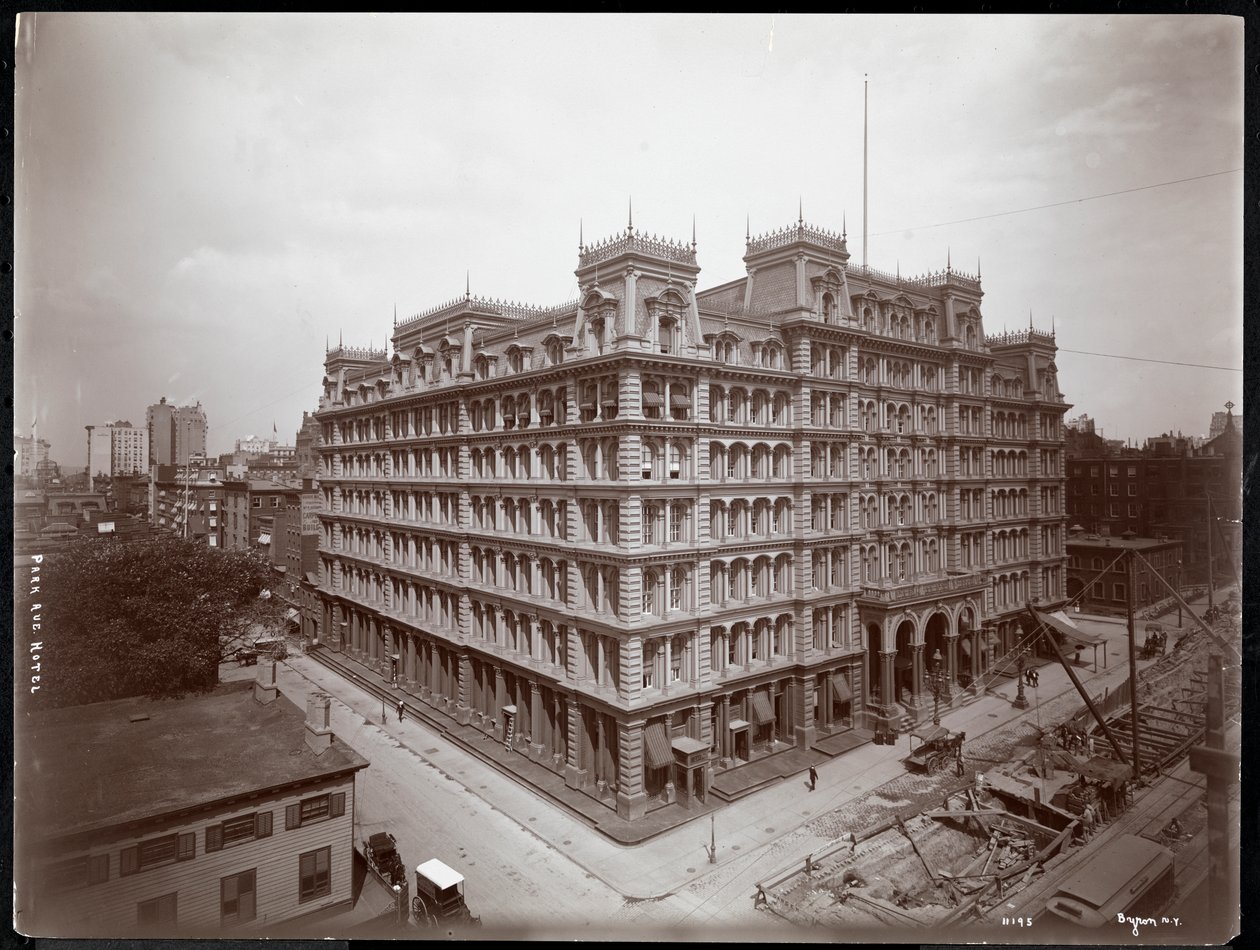 The Park Avenue Hotel, 32. až 33. ulice, New York, 1901 nebo 1902 (potisk stříbrné želatiny) od Byron Company