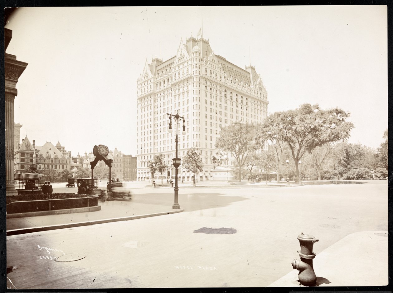 The Plaza Hotel, 5th Avenue a 59th Street, New York, 1907 (stříbrný želatinový tisk) od Byron Company
