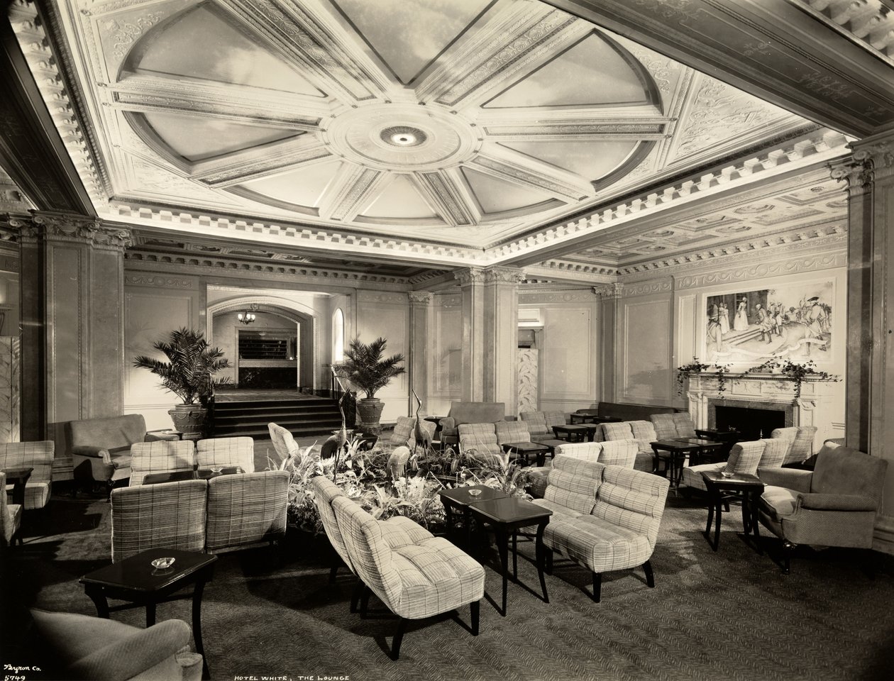Salonek, při pohledu na jihozápad na Hotel White, 37th Street a Lexington Avenue, New York, 1937 (stříbrný želatinový tisk) od Byron Company