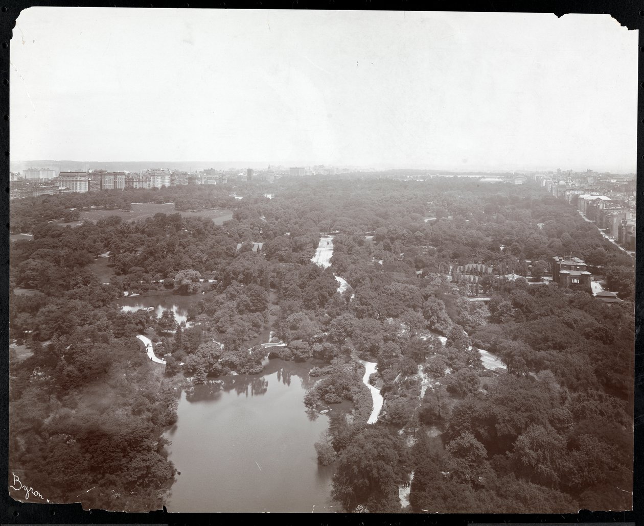 Pohled na Central Park z hotelu Plaza, 5th Avenue a 59th Street, New York, cca 1907 (stříbrný želatinový tisk) od Byron Company