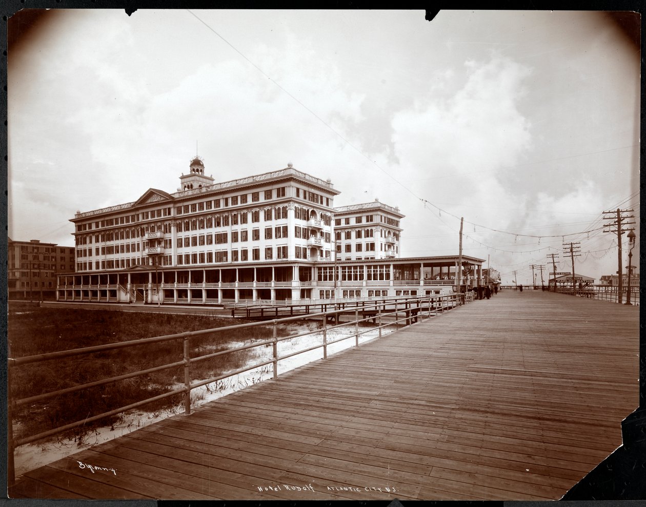 Pohled na Hotel Rudolf, Atlantic City, New Jersey, 1908 (stříbrný želatinový tisk) od Byron Company