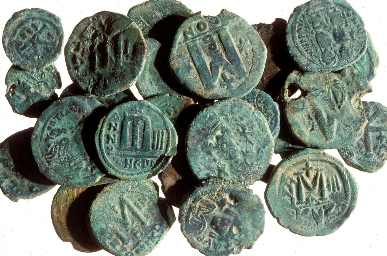 Mince, nalezené ve vykopávkách Tiberias (kov) od Byzantine