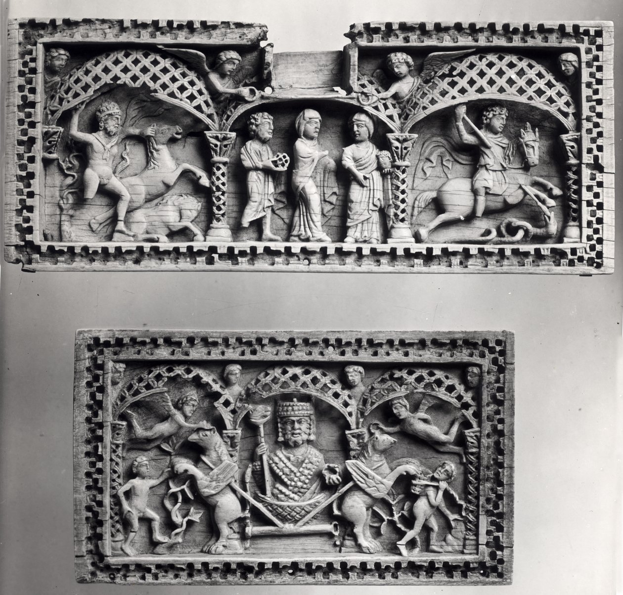Dva plakety z truhly (viz také 280124) od Byzantine