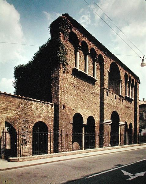 Fasáda Theodorichova paláce od Byzantine School