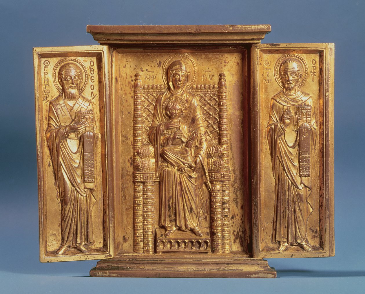 Panna a dítě na trůnu, mezi svatým Řehořem Nazianzem a svatým Janem Zlatoústým (tempera na panelu) od Byzantine School