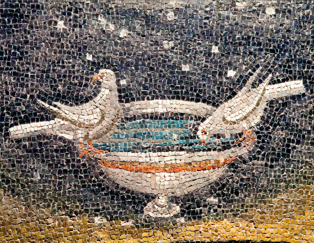 Byzantské umění: „Holubice pijící u fontány“ Detail mozaiky. cca 425 Mauzolea Galla Placidia (390-450), římská císařovna. Ravenna Itálie od Byzantine