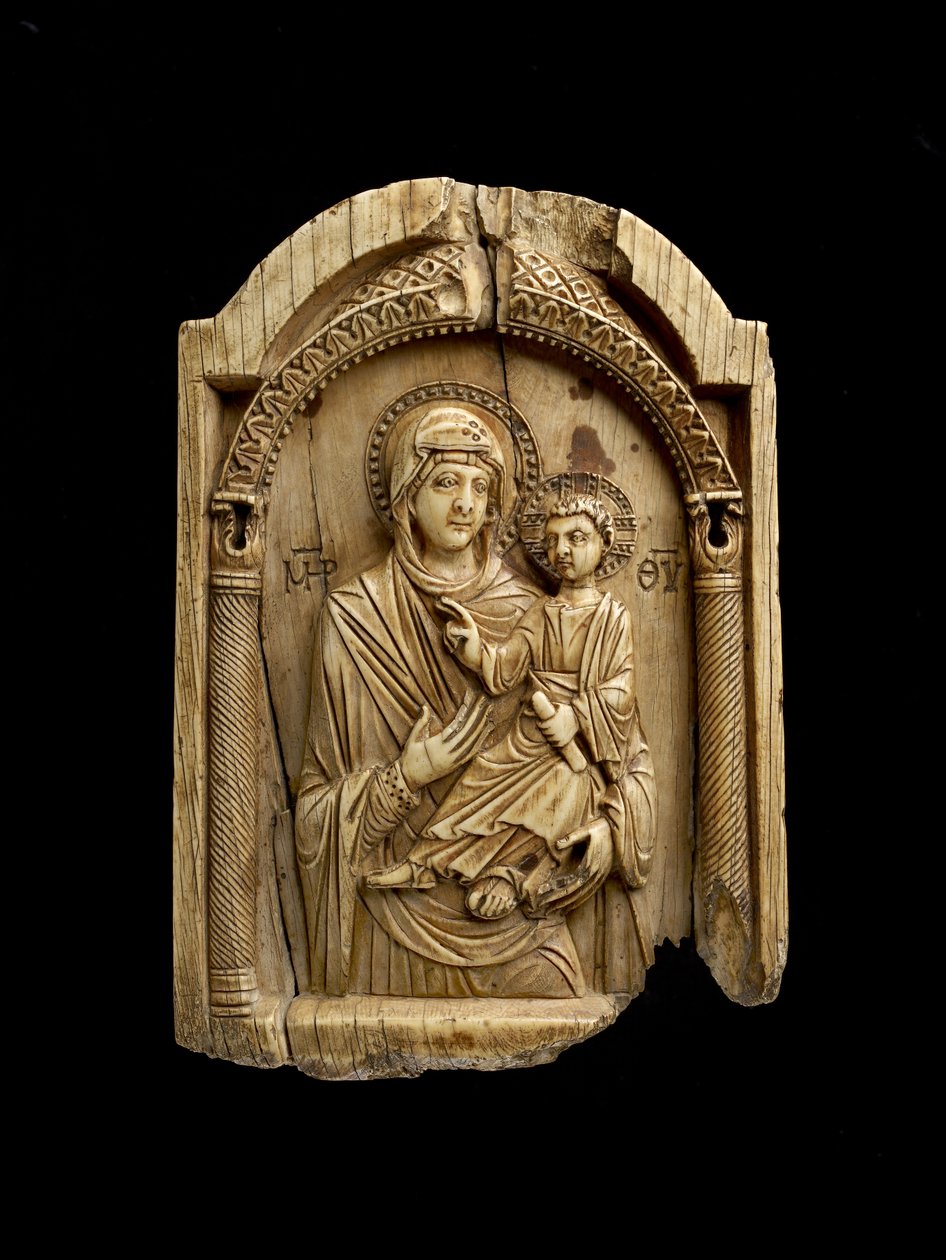 Ikona Panny Hodegetrie ukazuje na Ježíška, který sedí na její levé paži, v levé ruce drží svitek a pravou žehná od Byzantine