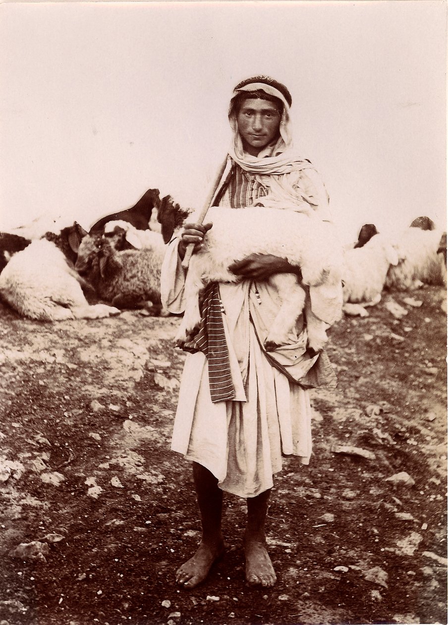 Pastýř nesoucí jehně, kolem 1894-1914 od C.A. Hornstein