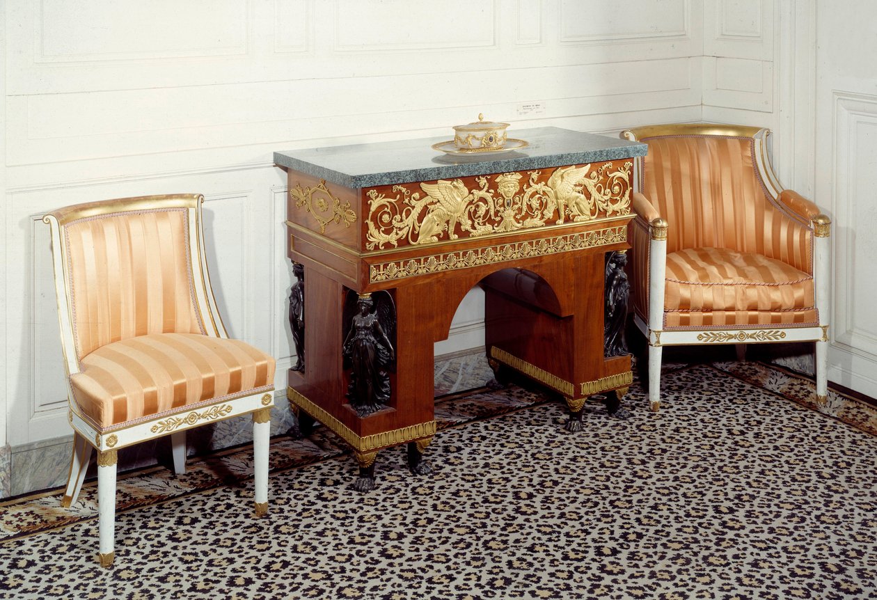 Furniture Premier Empire: kancelář imprese Josephine de Beauharnais (1763-1814) realizovaná bratry Jacobem (19. století) podle kreseb Charlese Perciera a Pierra Fontaina. 1800 Versailles, Grand Trianon od C. and Fontaine P. Percier