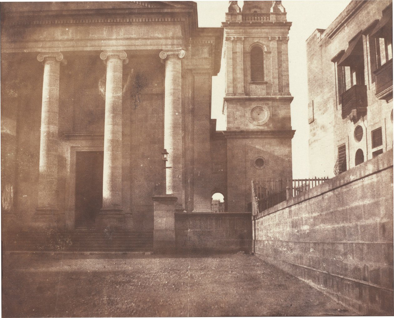 Katedrála svatého Pavla, Valetta, Malta, se zvonicí, 1846 (foto) od Calvert Richard Jones