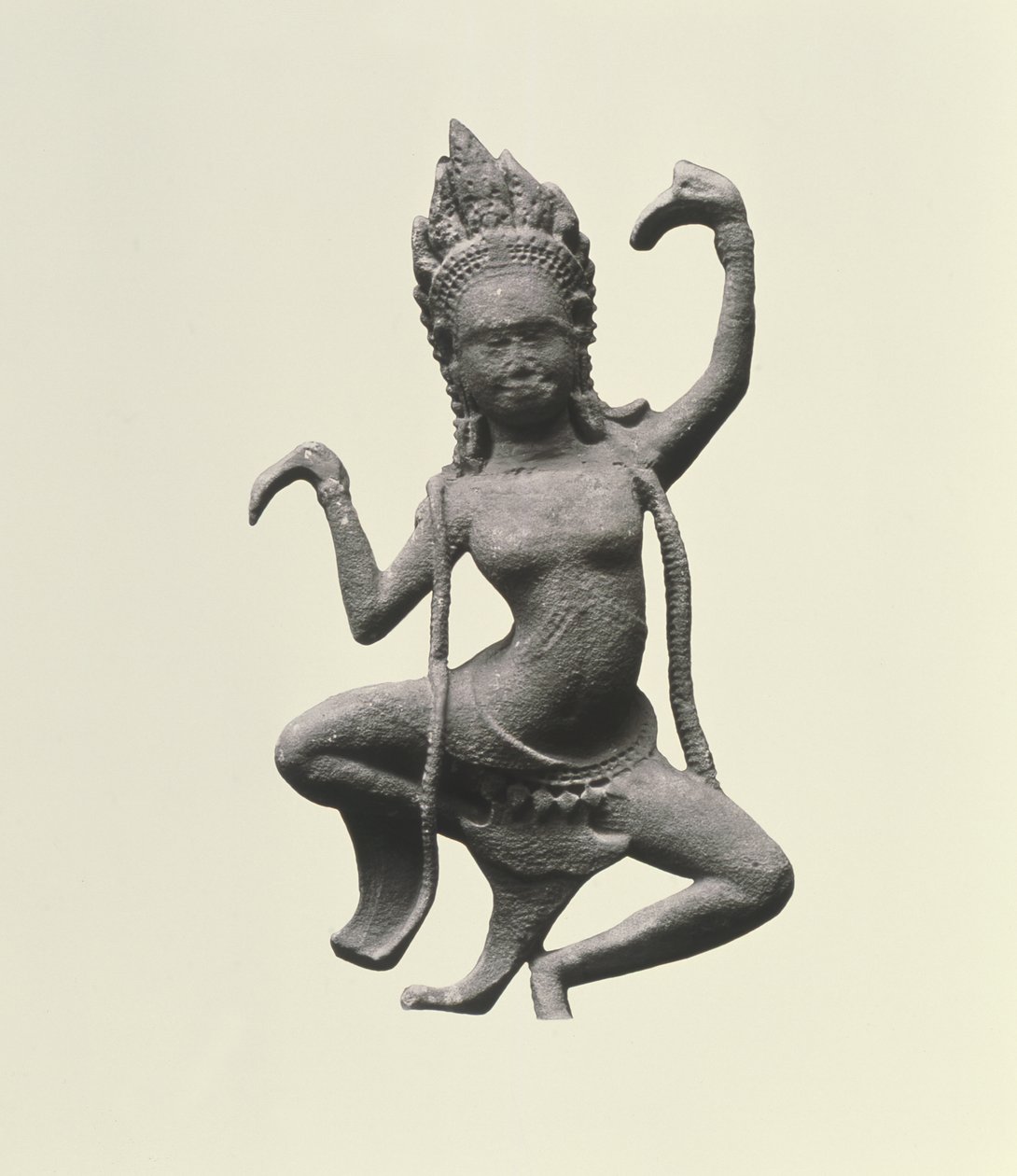 Tančící Apsaras, detail z vlysu, konec 12. - začátek 13. století (kámen) (detail s 155540) od Cambodian Cambodian