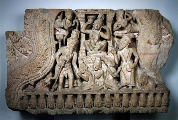 Štít znázorňující Parvati a Shiva, styl Bayon, z Preah Pithu, Angkor, počátek 13. století (pískovec) od Cambodian Cambodian