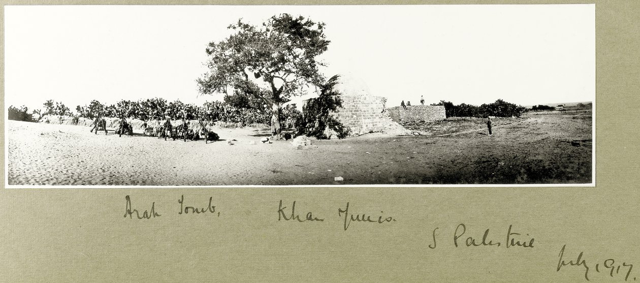 Arabská hrobka, Khan Yunis, Jižní Palestina, červenec 1917 od Capt. Arthur Rhodes