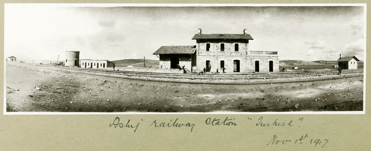 Nádraží Asluj, 1. listopadu 1917 od Capt. Arthur Rhodes