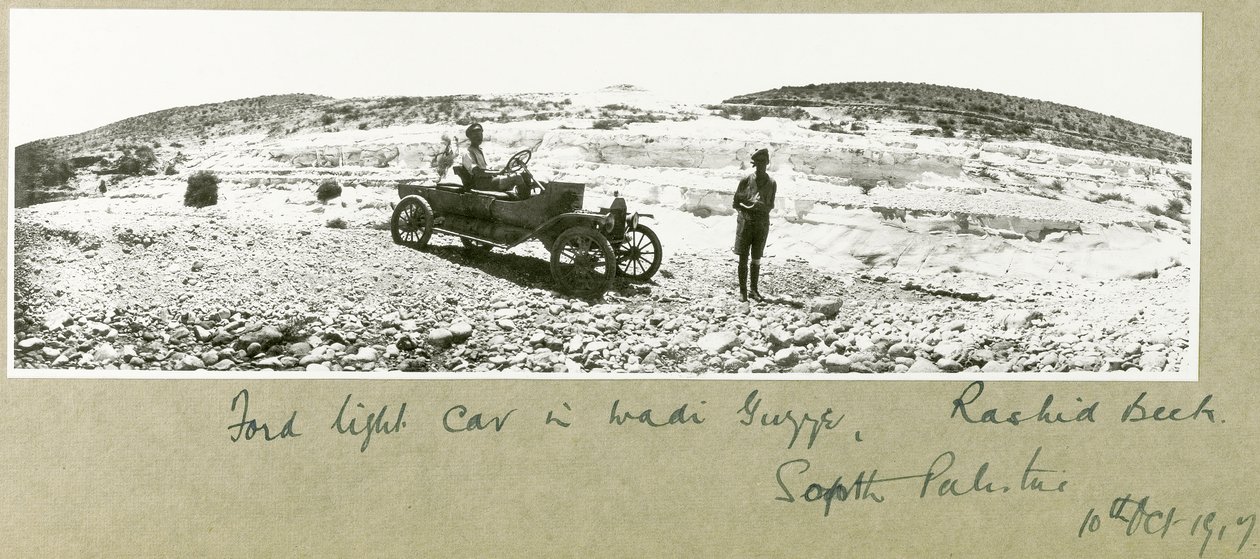 Lehký vůz Ford ve Wadi Guzzeh, Rashid Beck, Jižní Palestina, říjen 1917 od Capt. Arthur Rhodes