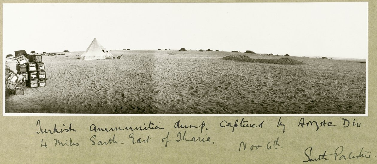 Turecká skládka munice, dobyta divizí ANZAC, 4 míle jihovýchodně od Tharie, 6. listopadu 1917 od Capt. Arthur Rhodes