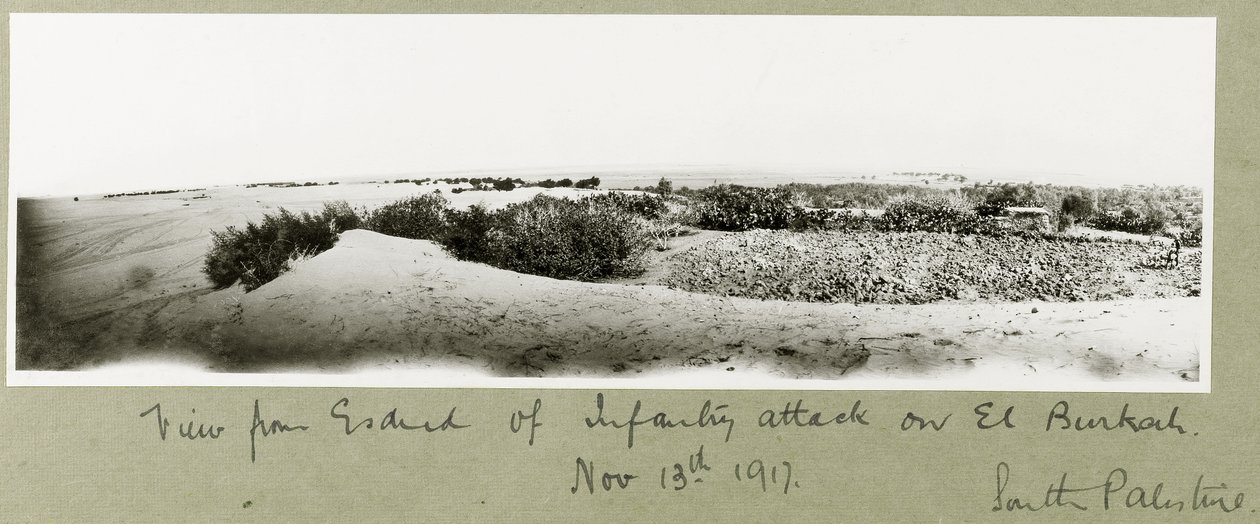 Pohled z Esdudu na útok pěchoty na El Burkah, 13. listopadu 1917 od Capt. Arthur Rhodes