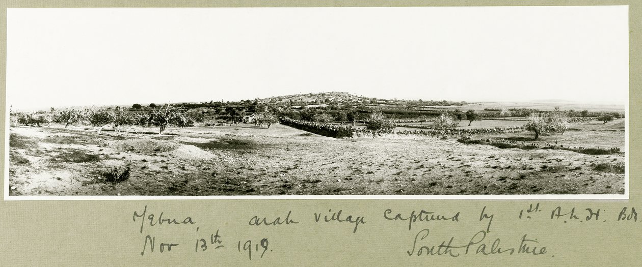 Yebna, arabská vesnice zajatá 1. A.L.H. brigáda dne 13. listopadu 1917 od Capt. Arthur Rhodes