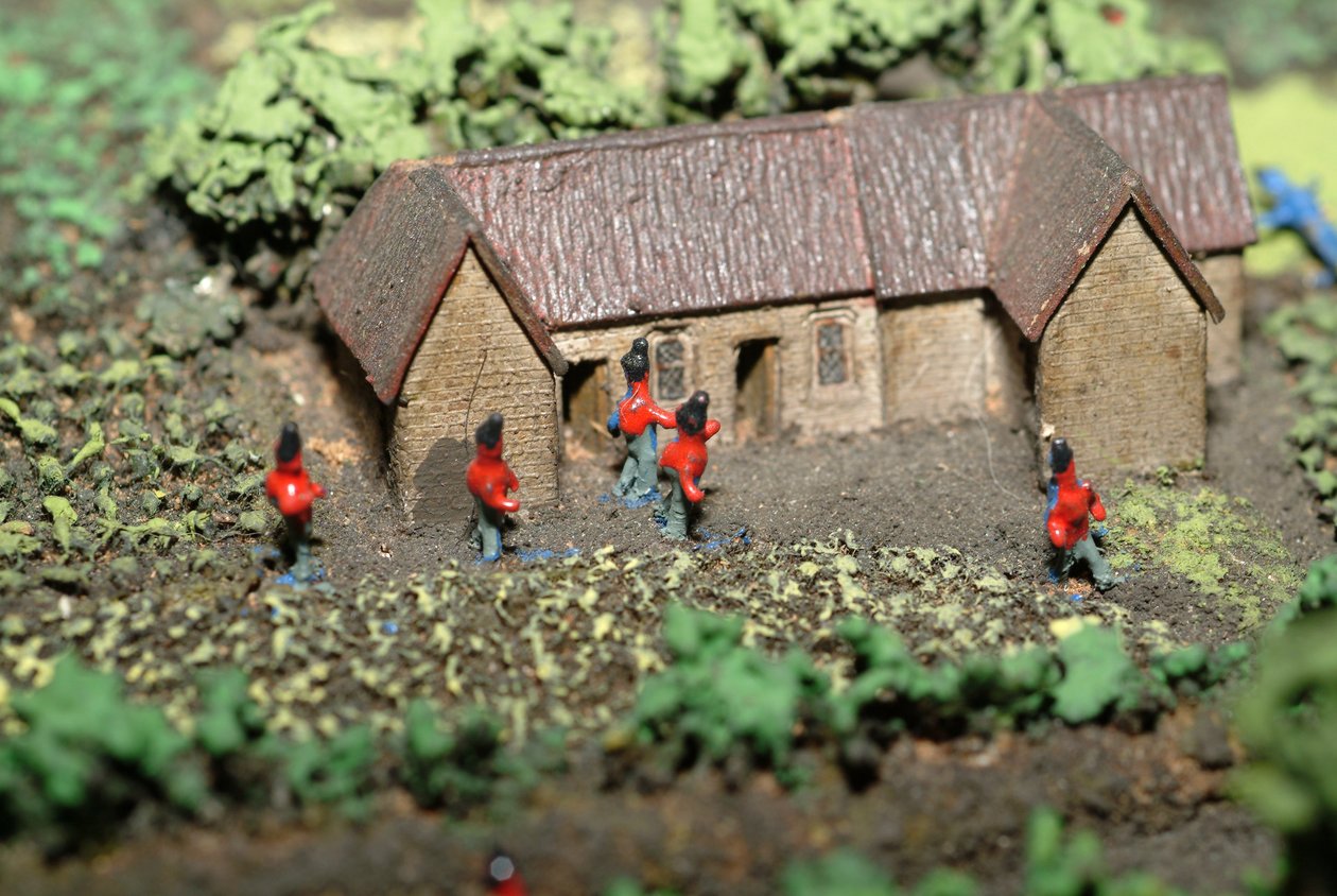Diorama bitvy u Waterloo zobrazující jednotky umístěné 18. června 1815 v 19:45 (kombinovaná média) (podrobnosti) od Capt. William Siborne