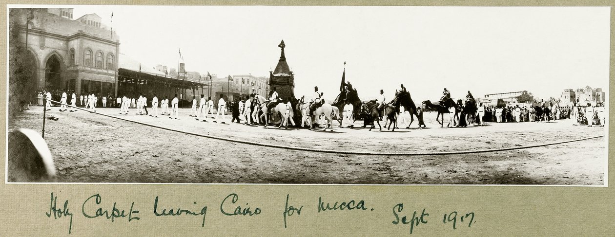 Svatý koberec opouštějící Káhiru do Mekky, září 1917 od Capt. Arthur Rhodes