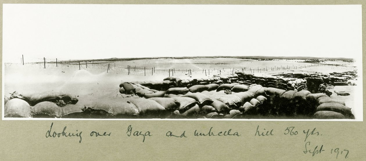 Pohled přes Gazu a Umbrella Hill, září 1917 od Capt. Arthur Rhodes