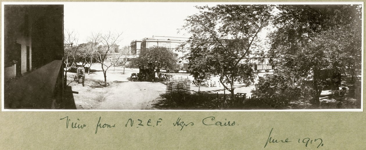 Pohled z velitelství N.Z.M.F.A, Káhira, červen 1917 od Capt. Arthur Rhodes