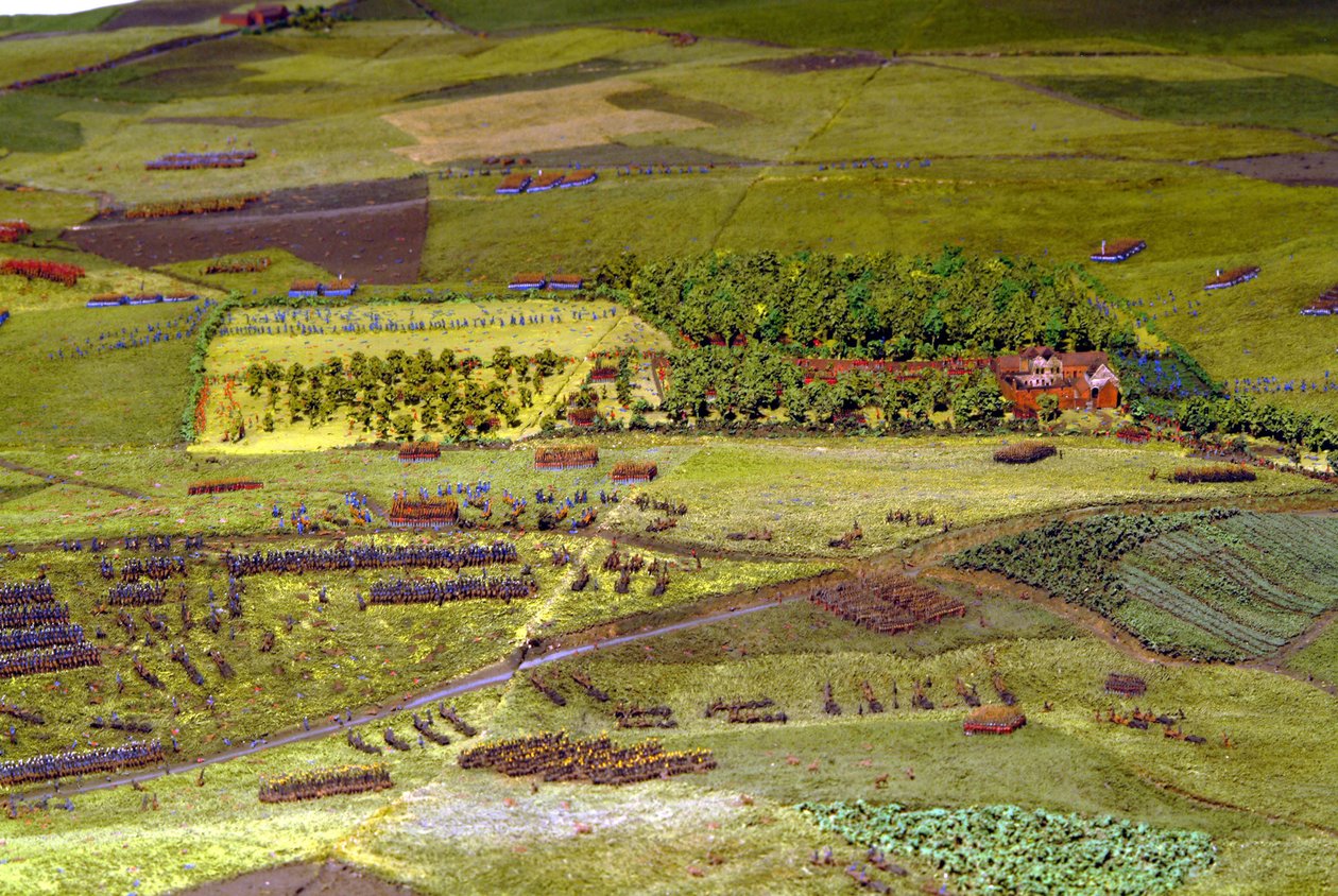 Diorama bitvy u Waterloo zobrazující jednotky umístěné 18. června 1815 v 19:45 (kombinovaná média) (podrobnosti) od Capt. William Siborne