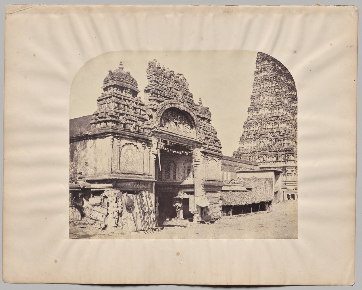 Vchod do chrámu Meenakshi Sundareswarar, Madurai od Captain Linnaeus Tripe