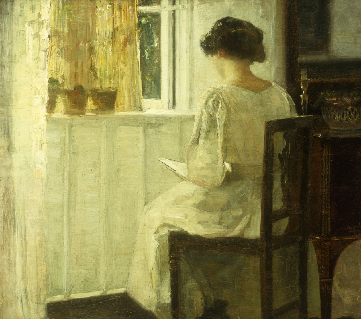 Žena čtoucí v interiéru zalitém sluncem (olej na panelu) od Carl Holsoe