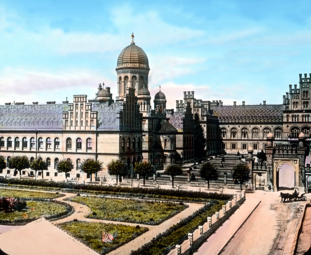 Rumunsko, rezidence řecko-pravoslavného arcibiskupa v Černovicích, datum snímku: kolem roku 1920. Archiv Carla Simona od Carl Simon