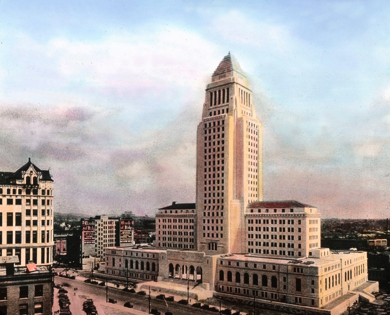 Spojené státy americké, California, Los Angeles City Hall, postaveno v letech 1926 - 1928, datace snímku: kolem roku 1931. Archiv Carla Simona od Carl Simon