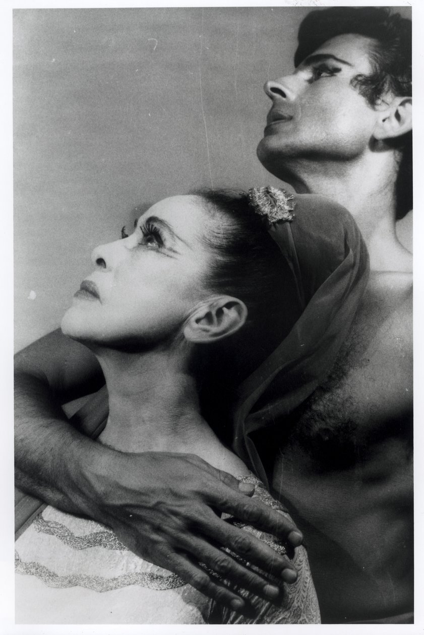 Martha Grahamová (1894-1991) a Bertram Ross (1920-2003) ve "Vizionářském recitálu", 27. června 1961 (želatinový stříbrný tisk) od Carl Van Vechten