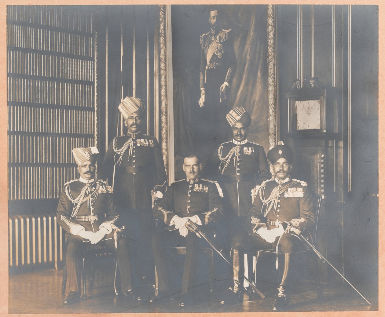 Indiánští a britskí královi indičtí řádní důstojníci od Carl Vandyk