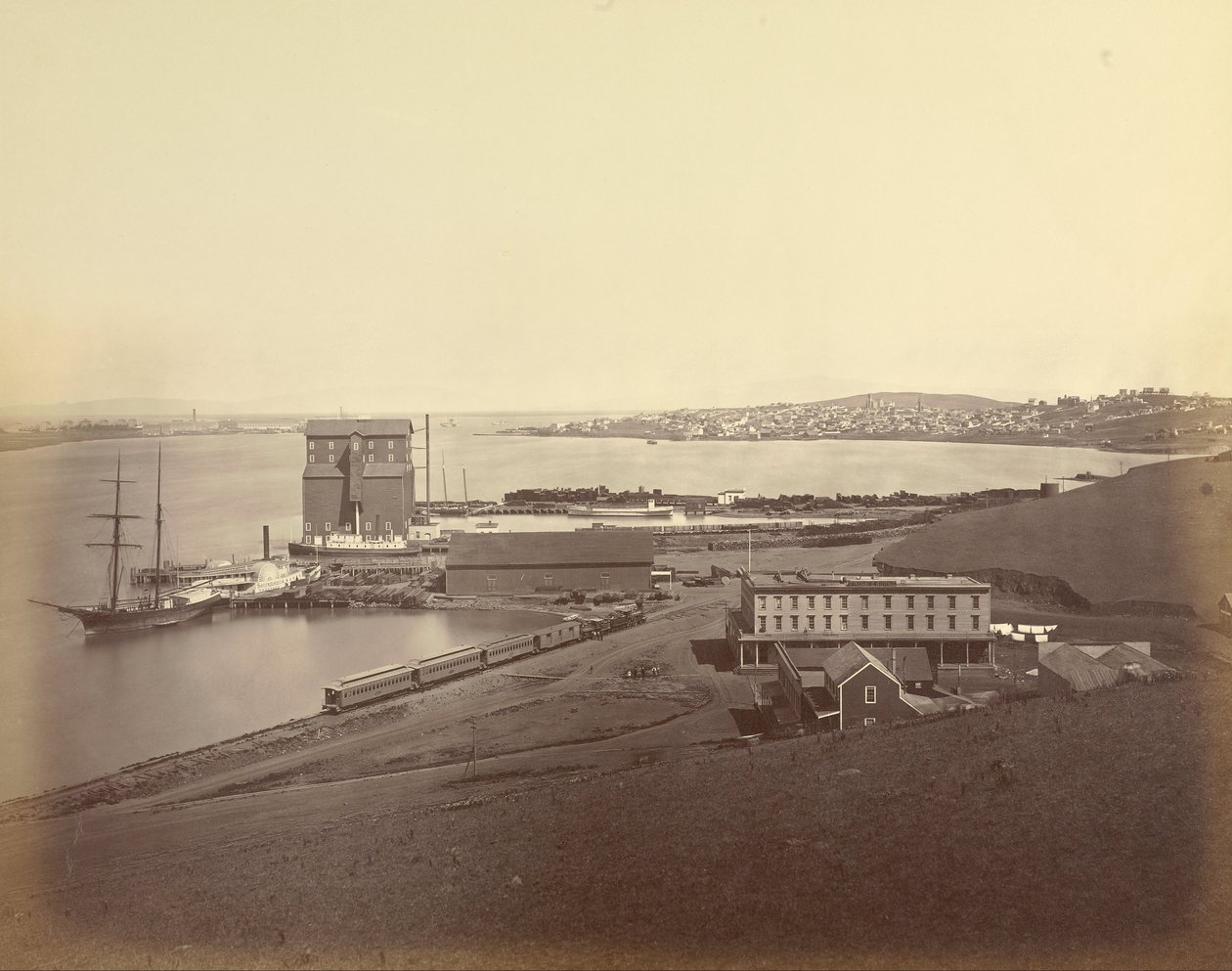 Město Vallejo z South Vallejo, Solano County od Carleton E. Watkins