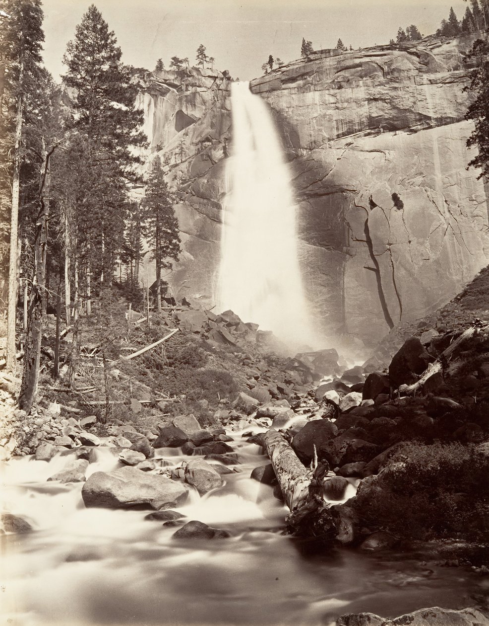 Nevada Fall, 700 stop, Yosemite, ca. 1872, vytištěno ca. 1876. od Carleton E. Watkins.