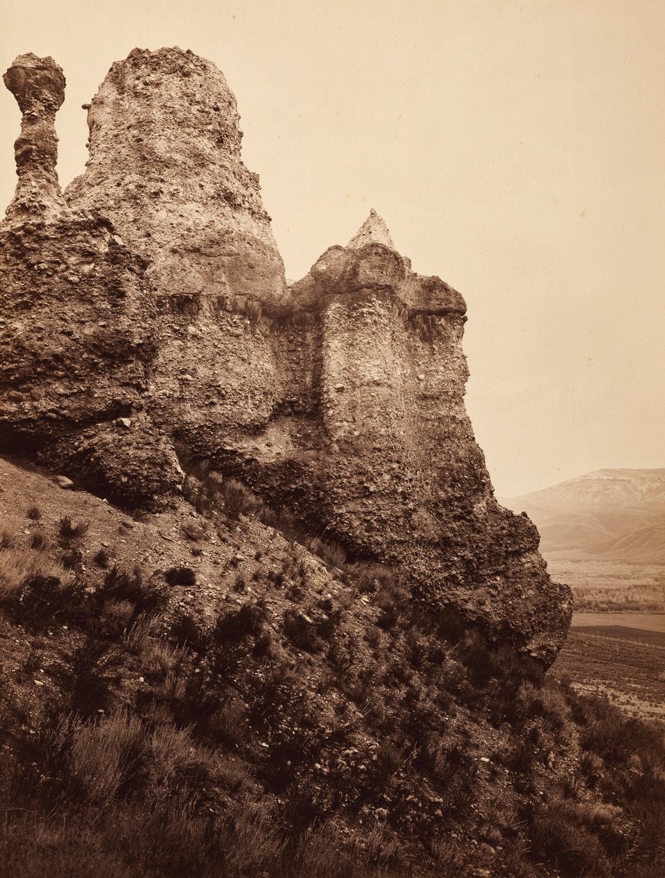 Čarodějnická skála, poblíž města Echo City, Utah od Carleton E. Watkins