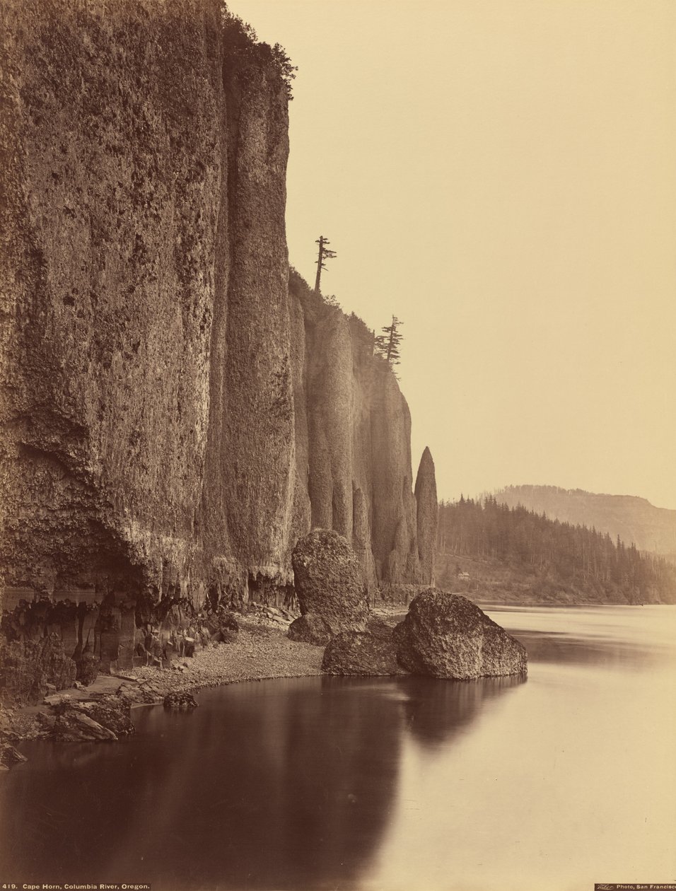 Cape Horn, Columbia River, Oregon, 1867. od Carleton Emmons Watkins