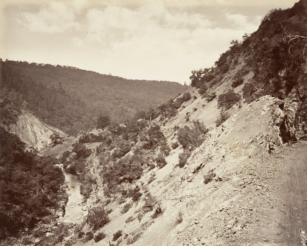 Sulphur Creek and Road to Geysers, 1868-70, tištěné ca. 1876. od Carleton Emmons Watkins