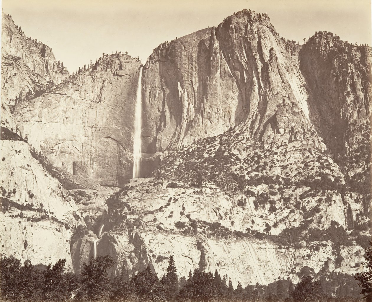 Yosemitské vodopády, 2 634 stop, ca. 1872, vytištěno ca. 1876. od Carleton Emmons Watkins
