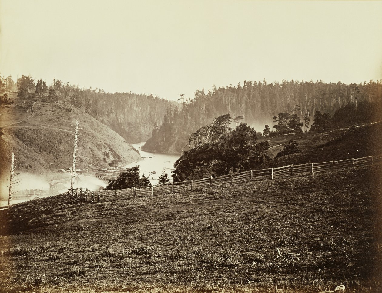 Řeka Albion, okres Mendocino, Kalifornie od Carleton Watkins