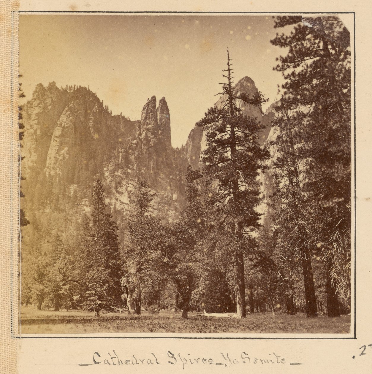 Věže katedrály, 2200 stop od Carleton Watkins